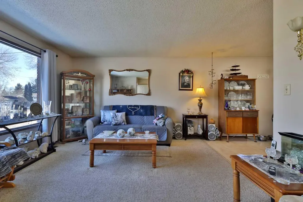 6403B 49 Avenue Camrose AB T4V 0P6