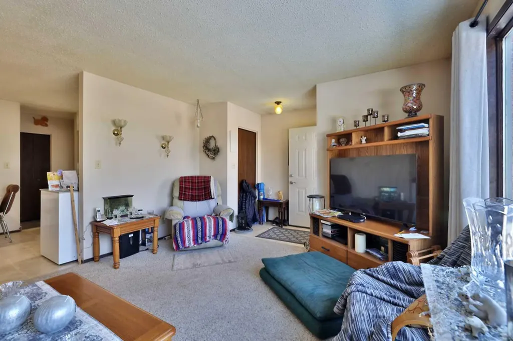 6403B 49 Avenue Camrose AB T4V 0P6
