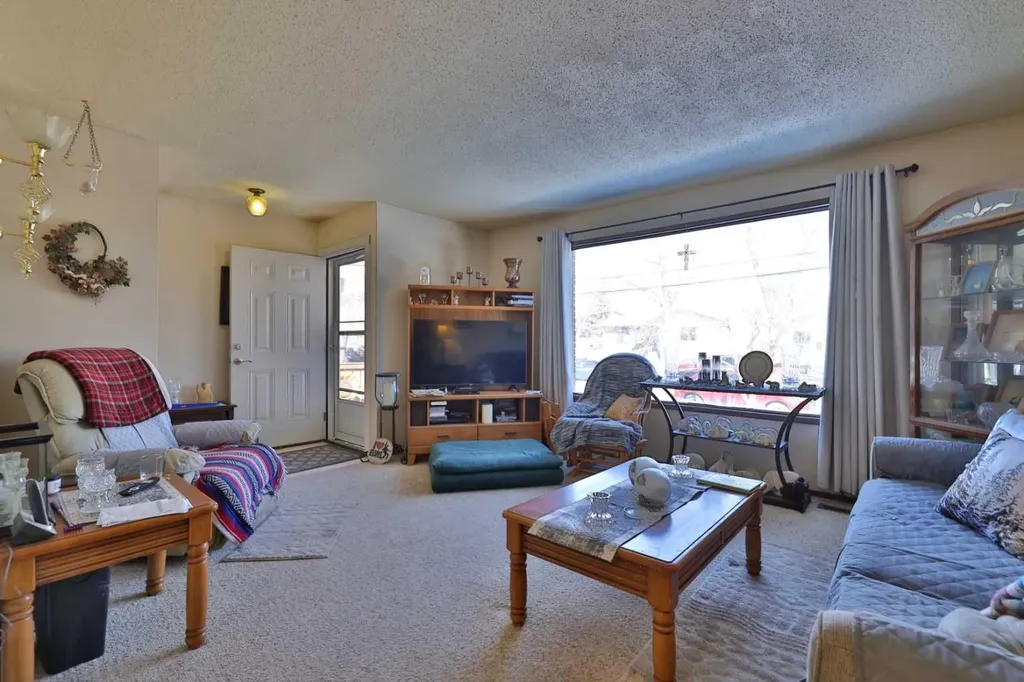 6403B 49 Avenue Camrose AB T4V 0P6