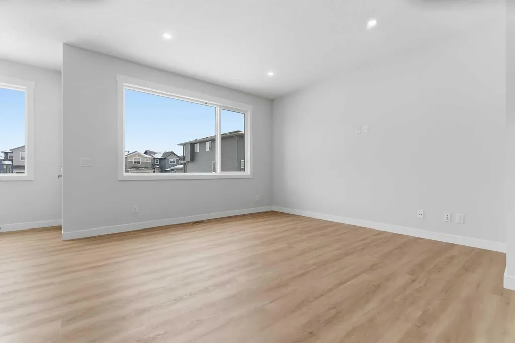 358 Corner Glen Way NE Calgary AB T3N 2P1