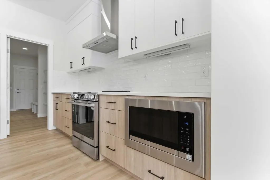 358 Corner Glen Way NE Calgary AB T3N 2P1