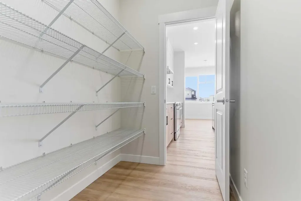 358 Corner Glen Way NE Calgary AB T3N 2P1
