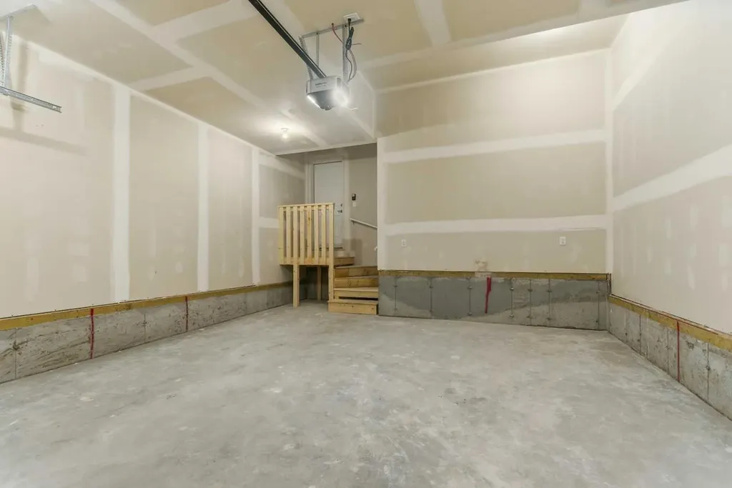 358 Corner Glen Way NE Calgary AB T3N 2P1