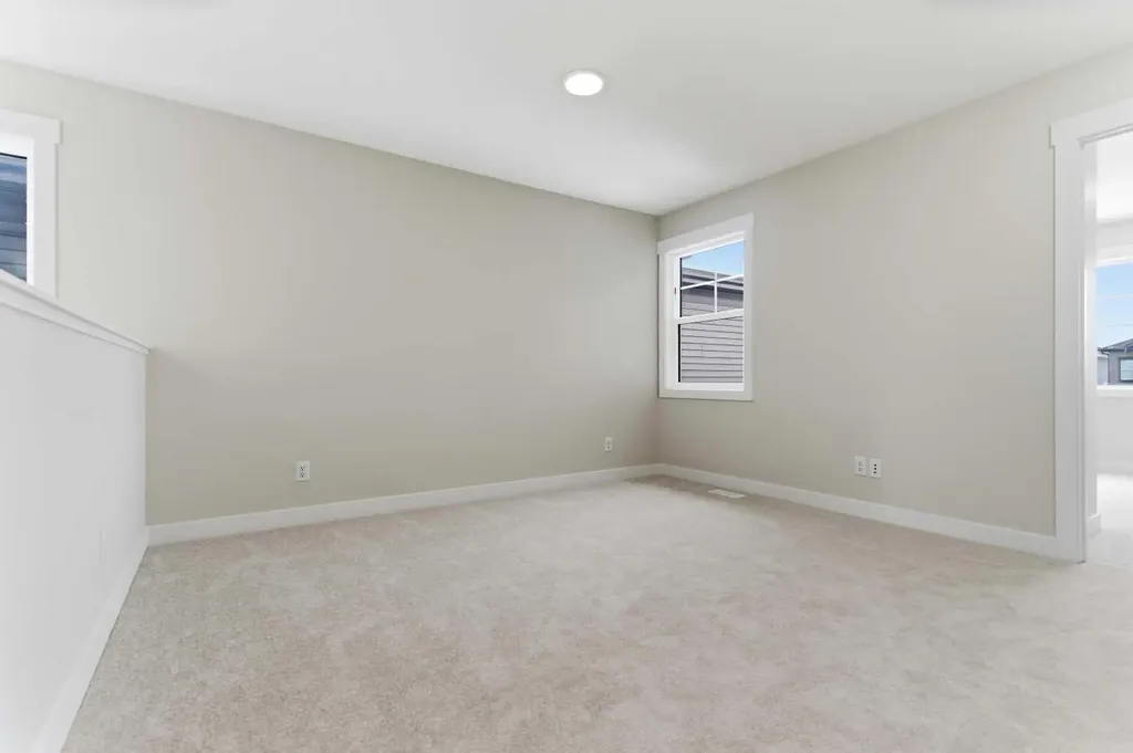 358 Corner Glen Way NE Calgary AB T3N 2P1