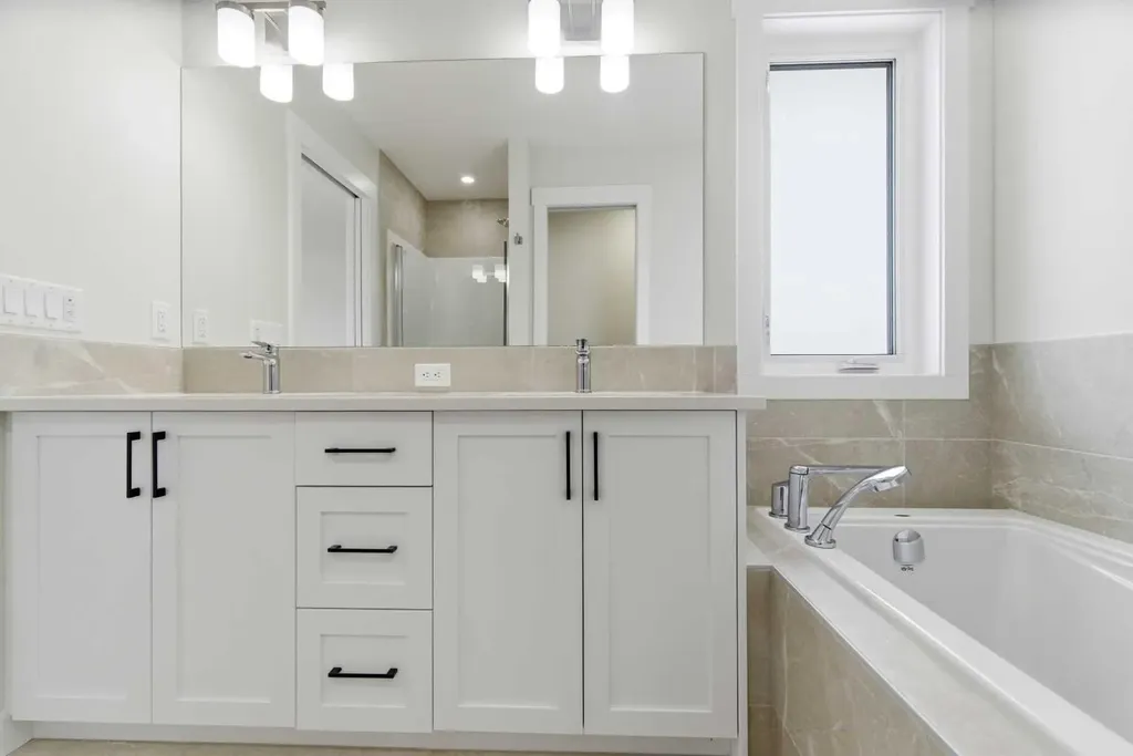 358 Corner Glen Way NE Calgary AB T3N 2P1