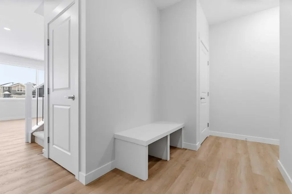 358 Corner Glen Way NE Calgary AB T3N 2P1