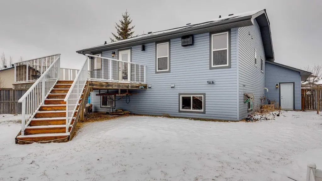 42 Eastpointe Blackfalds AB T4M 0G6