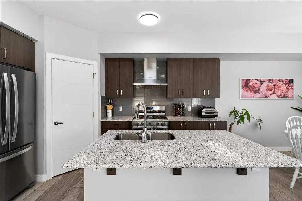 17 Belmont Green SW Calgary AB T2X5E3