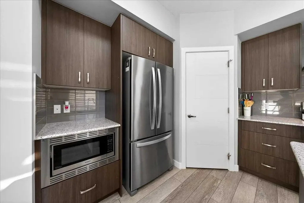 17 Belmont Green SW Calgary AB T2X5E3