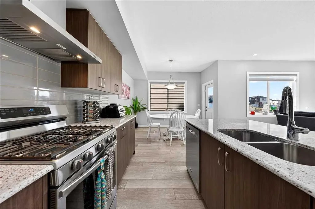 17 Belmont Green SW Calgary AB T2X5E3