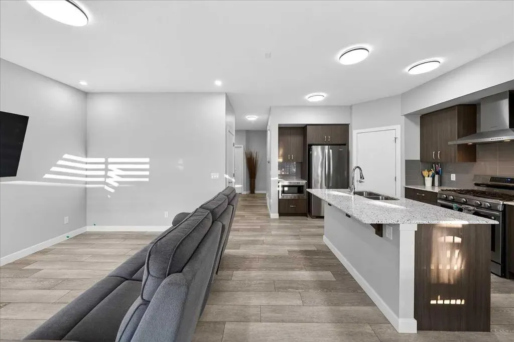 17 Belmont Green SW Calgary AB T2X5E3
