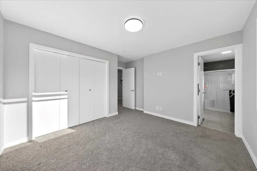 17 Belmont Green SW Calgary AB T2X5E3