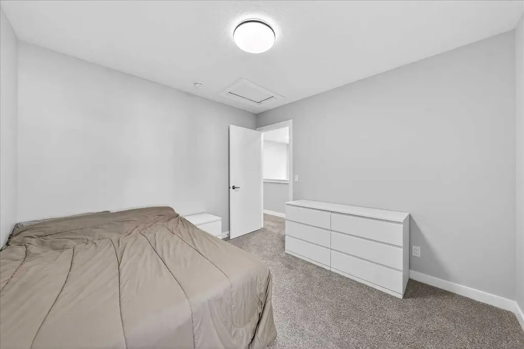 17 Belmont Green SW Calgary AB T2X5E3