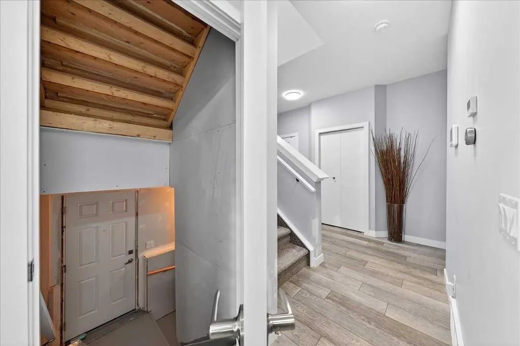 17 Belmont Green SW Calgary AB T2X5E3