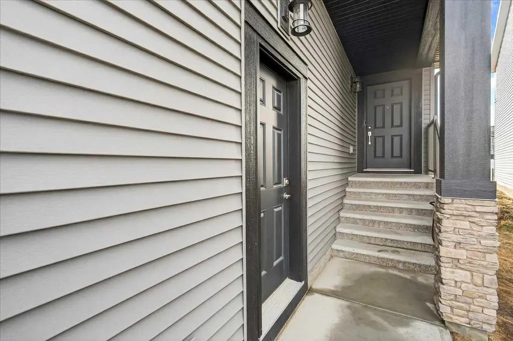 17 Belmont Green SW Calgary AB T2X5E3