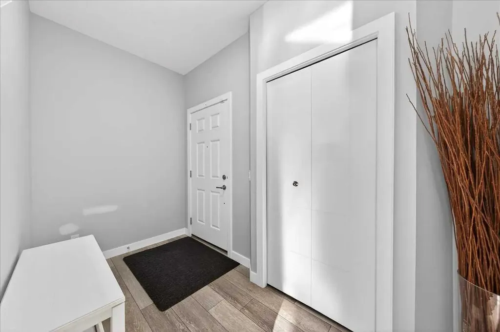 17 Belmont Green SW Calgary AB T2X5E3