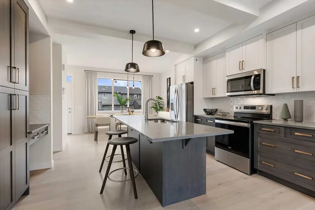219 Waterford Heights Chestermere AB T1X 3B7