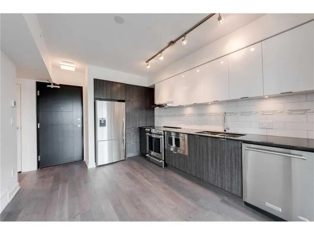 930 6 Avenue SW Calgary AB T2P 1J3
