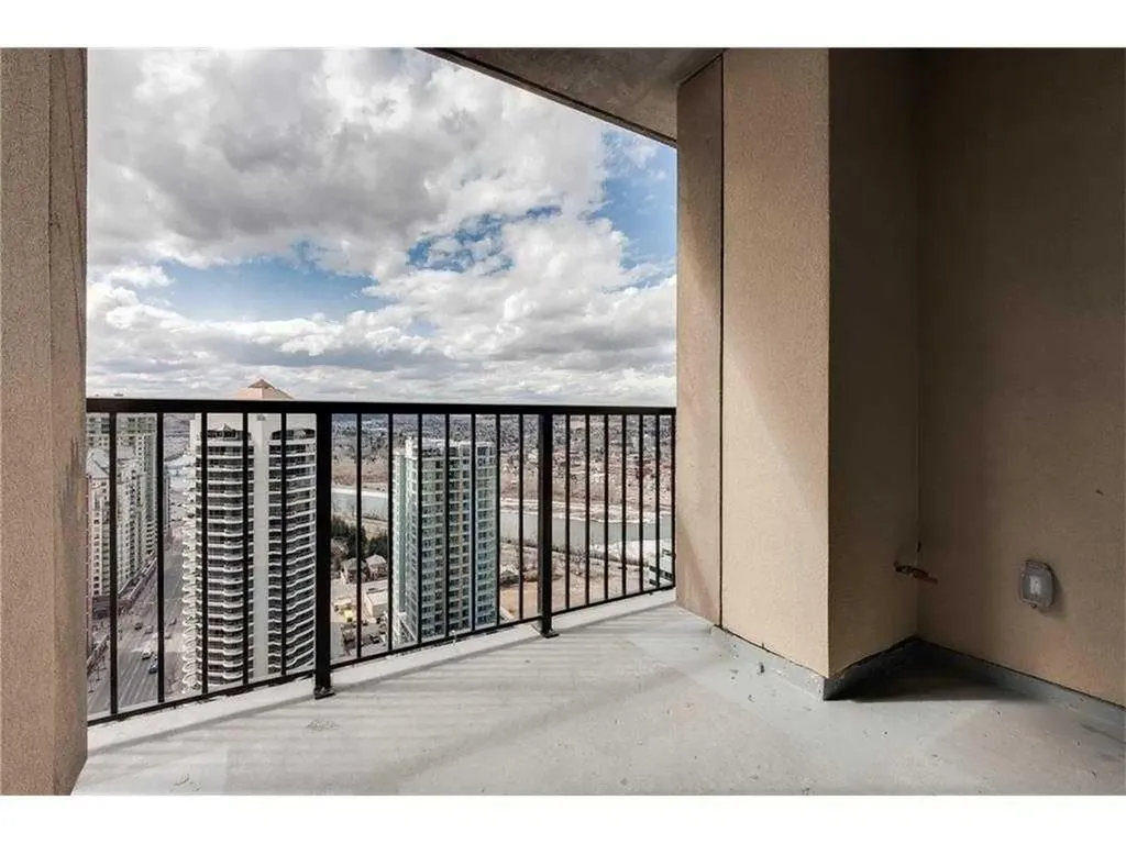 930 6 Avenue SW Calgary AB T2P 1J3