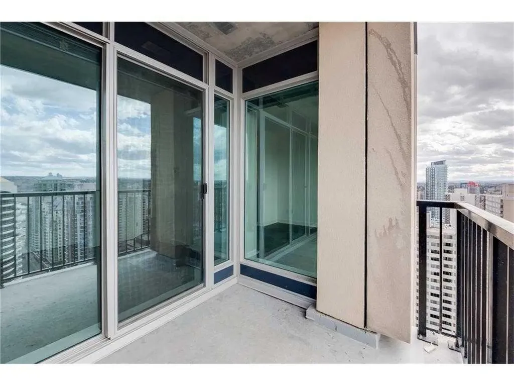 930 6 Avenue SW Calgary AB T2P 1J3