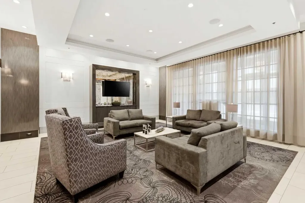 930 6 Avenue SW Calgary AB T2P 1J3