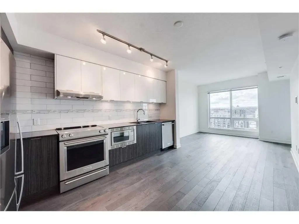 930 6 Avenue SW Calgary AB T2P 1J3