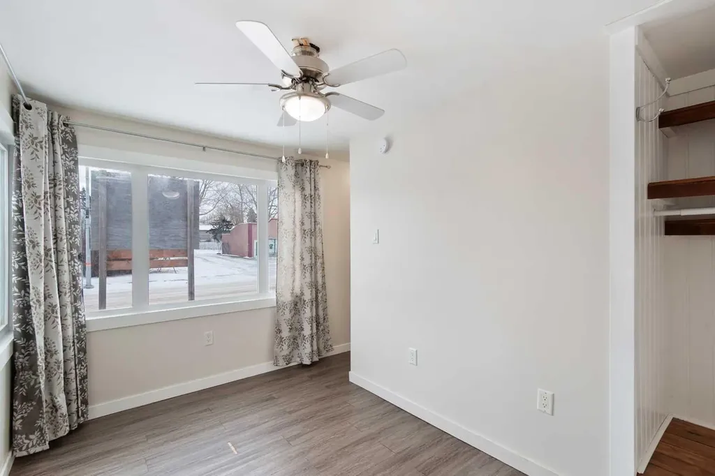 1 Park Avenue Carstairs AB T0M 0N0