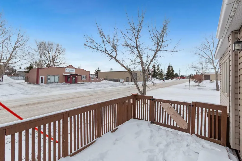 1 Park Avenue Carstairs AB T0M 0N0