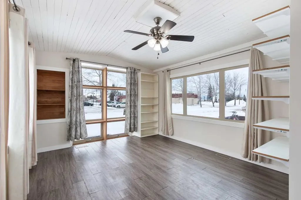 1 Park Avenue Carstairs AB T0M 0N0