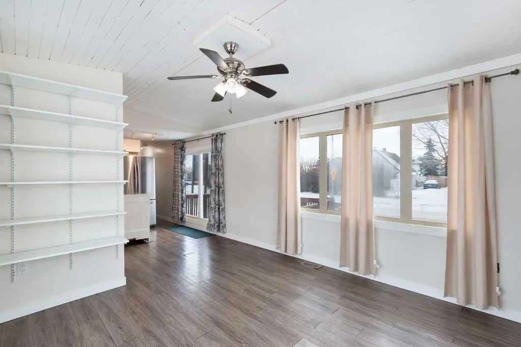 1 Park Avenue Carstairs AB T0M 0N0