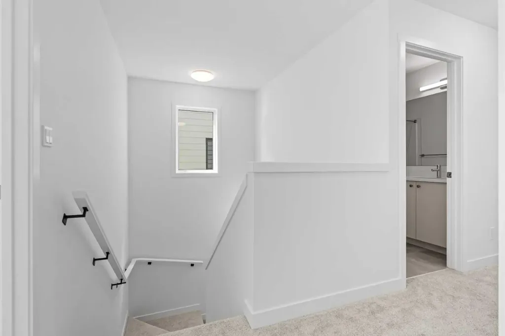 34 Wild Rose Bay SW Airdrie AB T4B 5X8