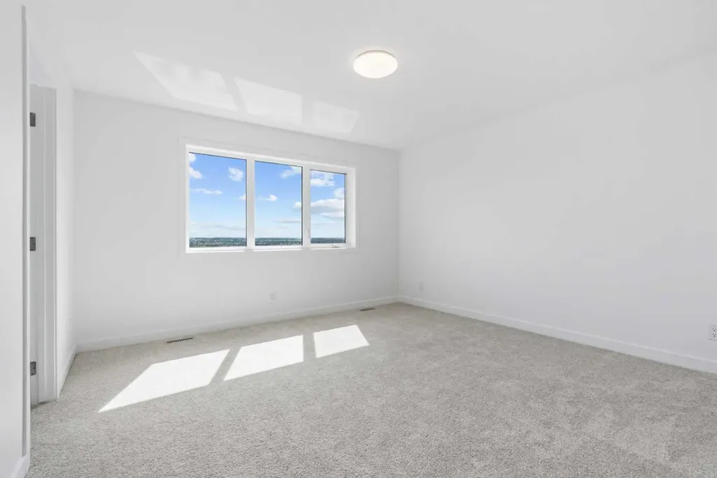 34 Wild Rose Bay SW Airdrie AB T4B 5X8
