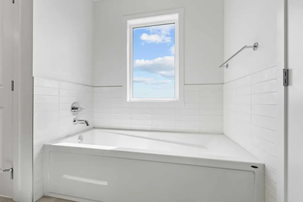 34 Wild Rose Bay SW Airdrie AB T4B 5X8