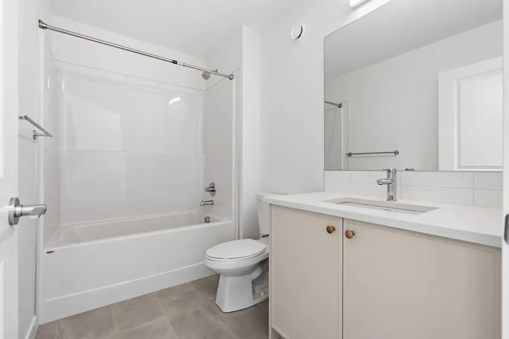 34 Wild Rose Bay SW Airdrie AB T4B 5X8