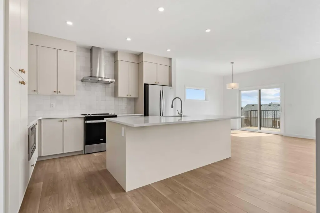 34 Wild Rose Bay SW Airdrie AB T4B 5X8