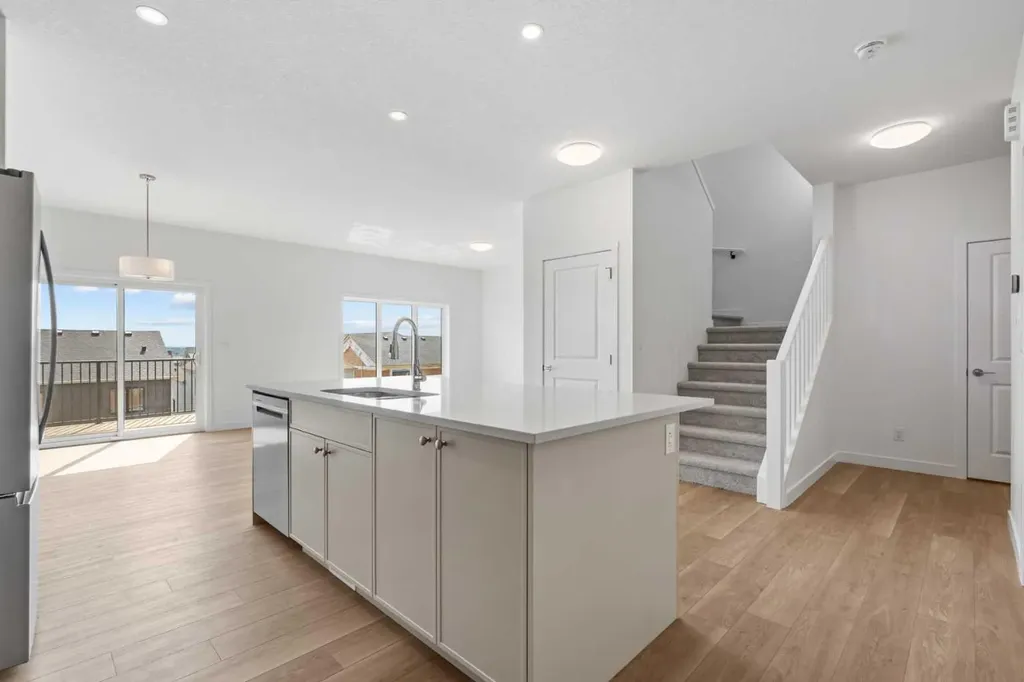 34 Wild Rose Bay SW Airdrie AB T4B 5X8