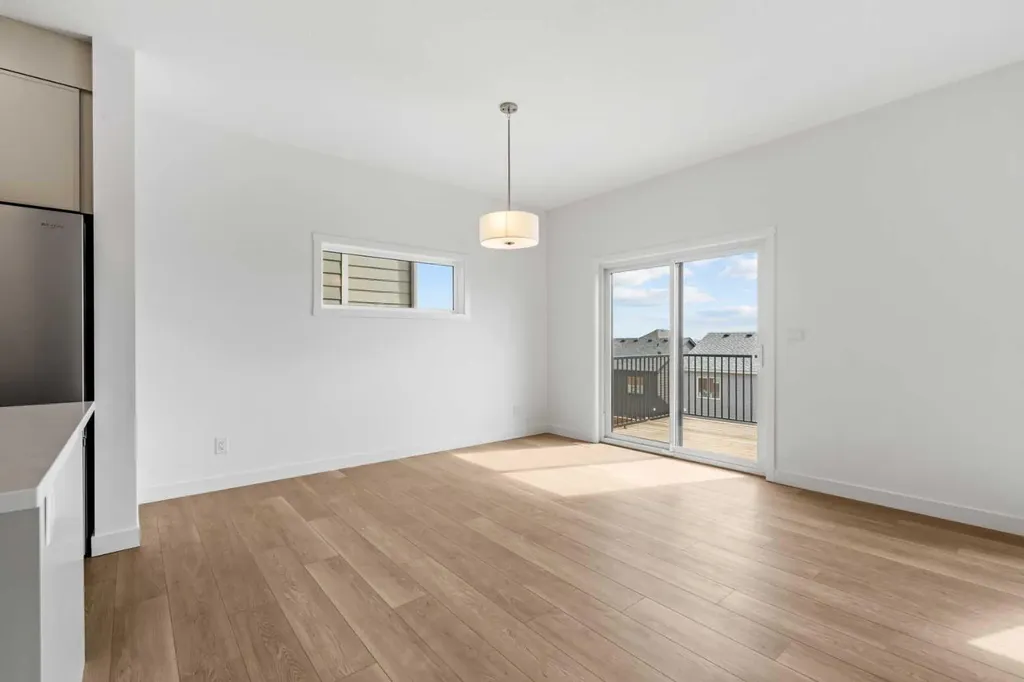 34 Wild Rose Bay SW Airdrie AB T4B 5X8