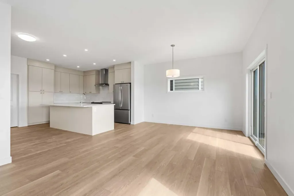 34 Wild Rose Bay SW Airdrie AB T4B 5X8