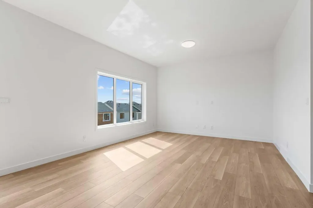 34 Wild Rose Bay SW Airdrie AB T4B 5X8
