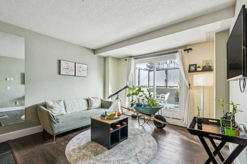 1915 26 Street SW Calgary AB T3E2A2