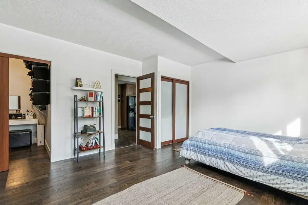 1915 26 Street SW Calgary AB T3E2A2