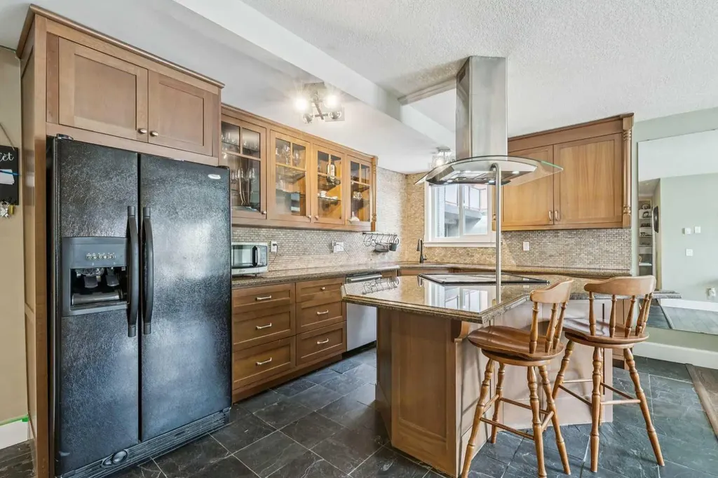 1915 26 Street SW Calgary AB T3E2A2