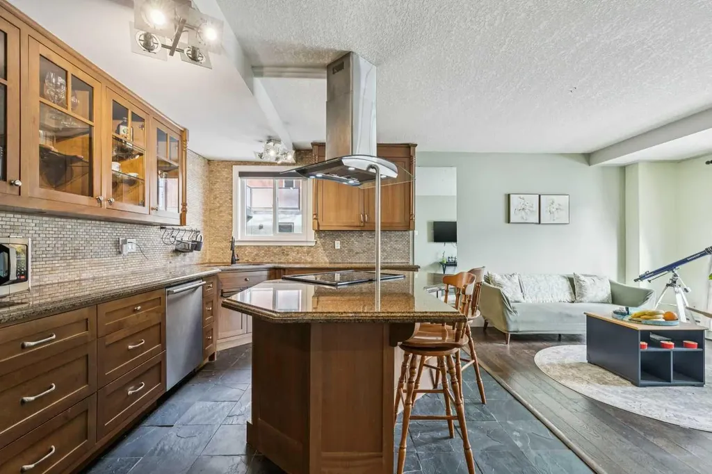 1915 26 Street SW Calgary AB T3E2A2