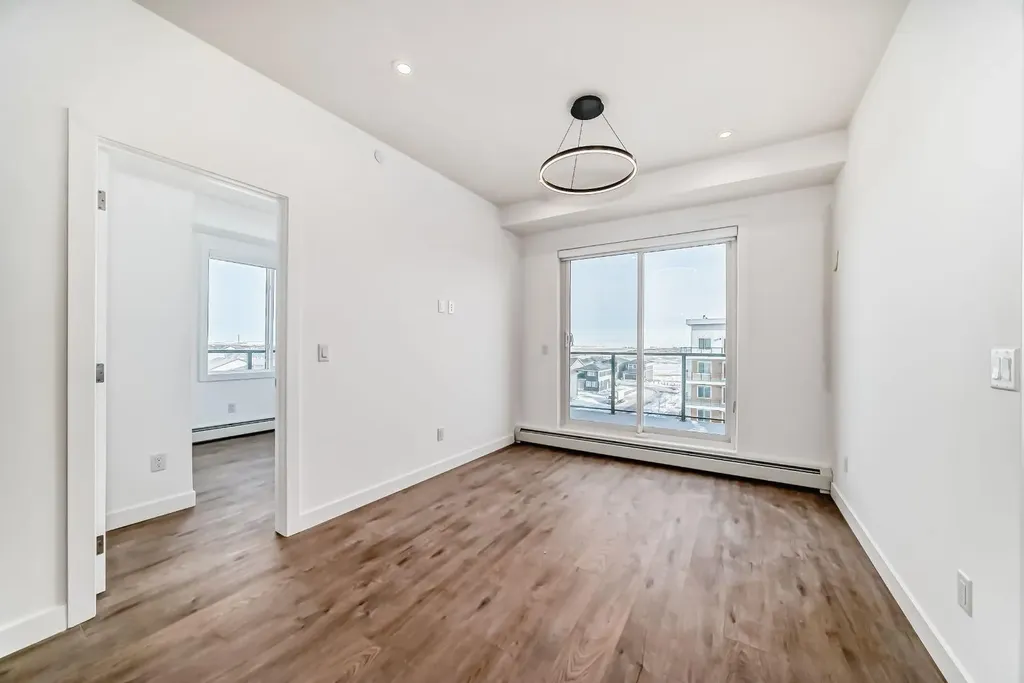 63 Corner Glen Crescent NE Calgary AB T3N2R6
