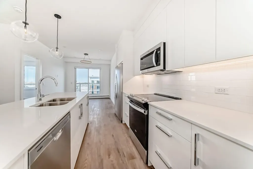 63 Corner Glen Crescent NE Calgary AB T3N2R6