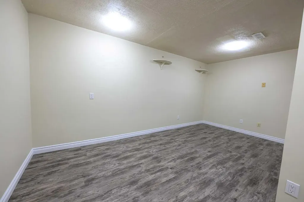 11421 96b Street Grande Prairie AB T8V3M8
