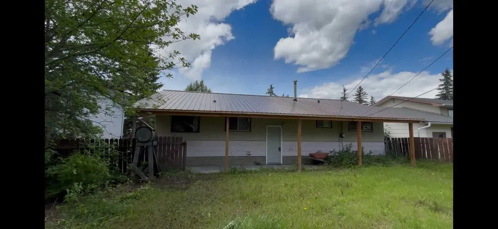 11421 96b Street Grande Prairie AB T8V3M8