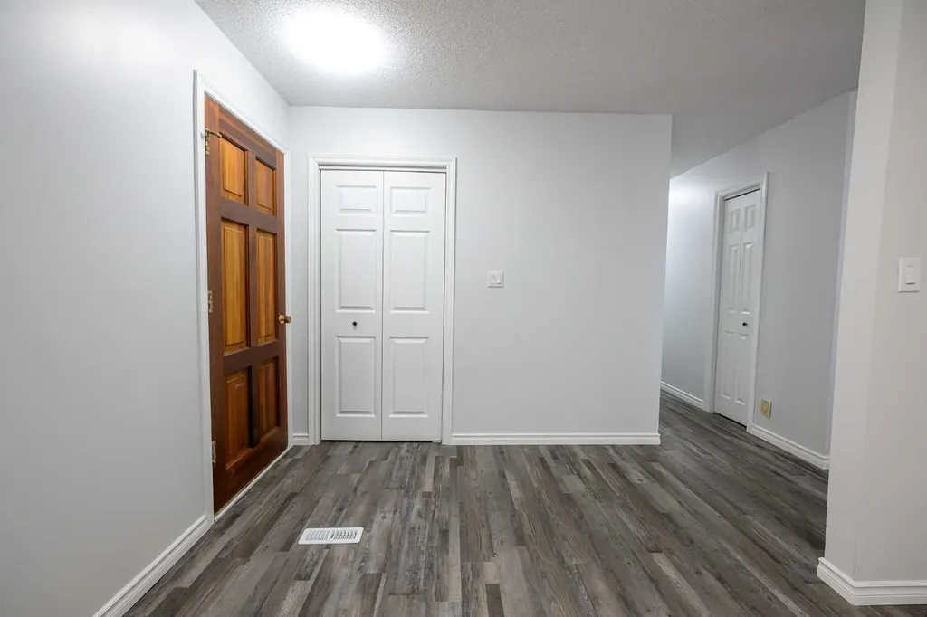 11421 96b Street Grande Prairie AB T8V3M8
