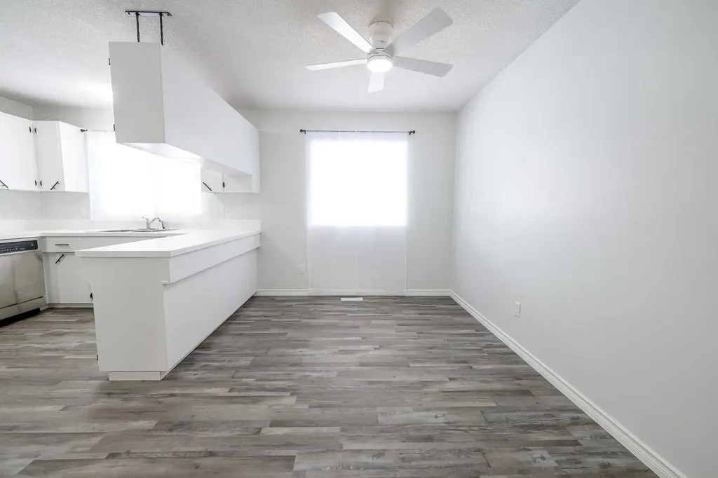 11421 96b Street Grande Prairie AB T8V3M8