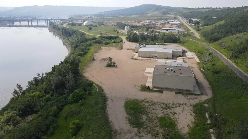 8610 87 Avenue Peace River AB T8S1S2